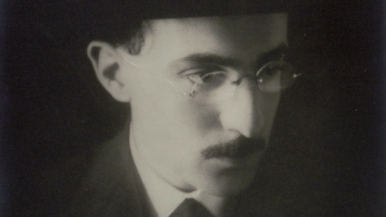 header-les-milles-voix-de-pessoa.jpg