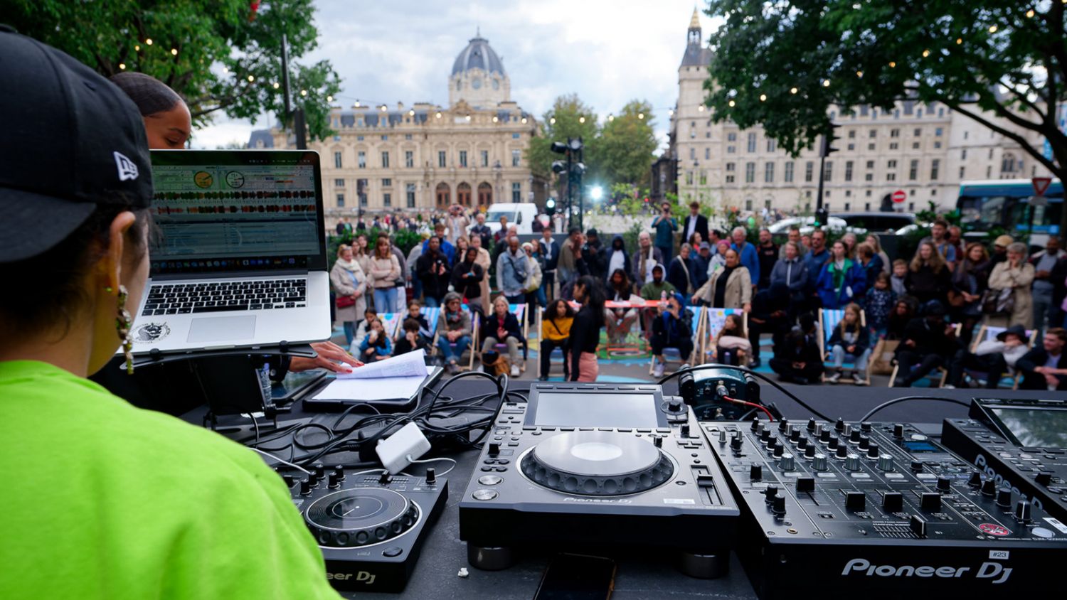 header-atelier-dj-skateboard.jpg