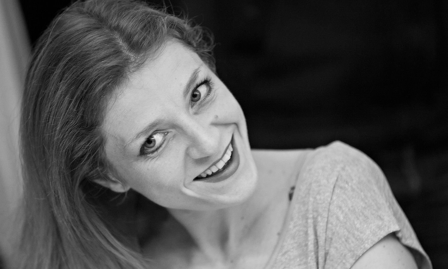 header-comedienne-guillou.jpg