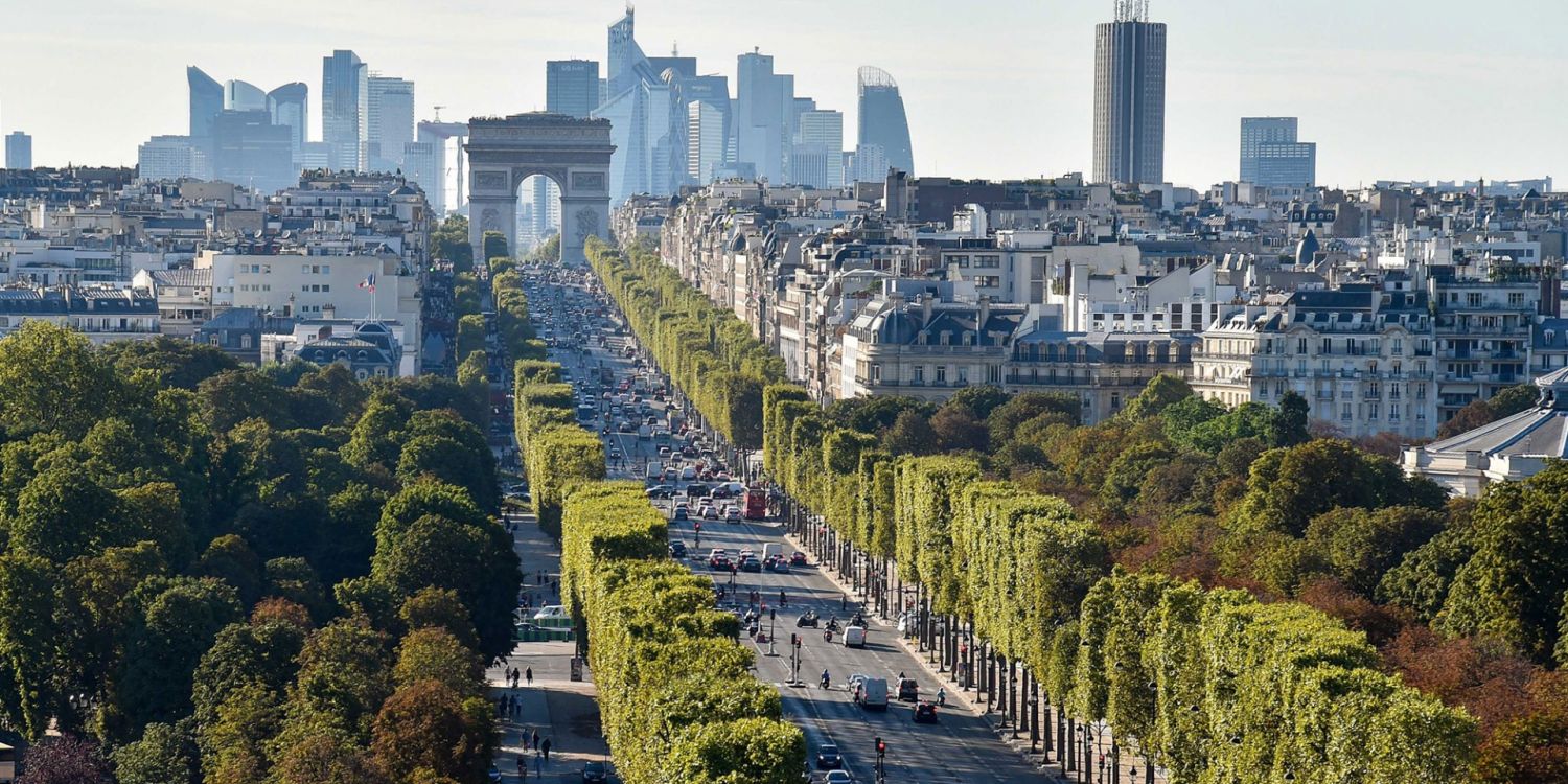 Avenue des Champs Elysees in Paris