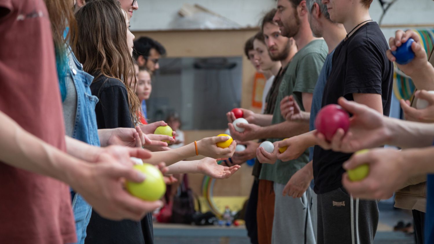 header-gandini-juggling.jpg
