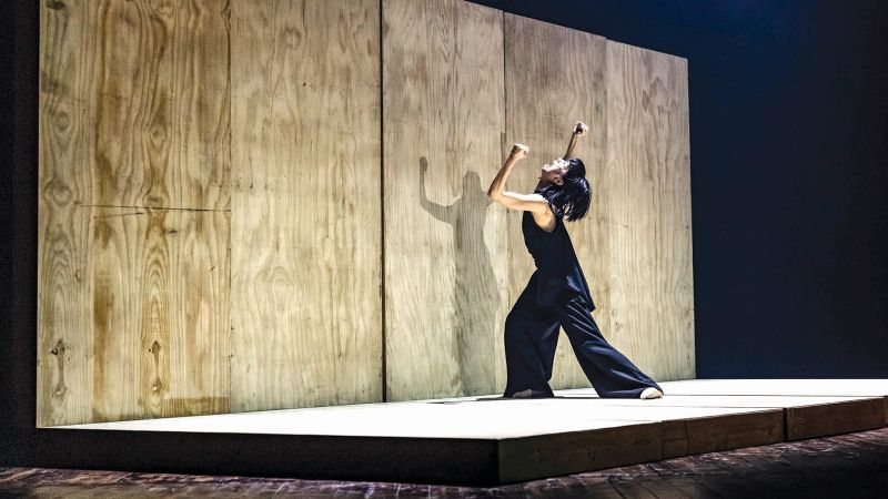 ALAN LUCIEN ØYEN *Antigone*