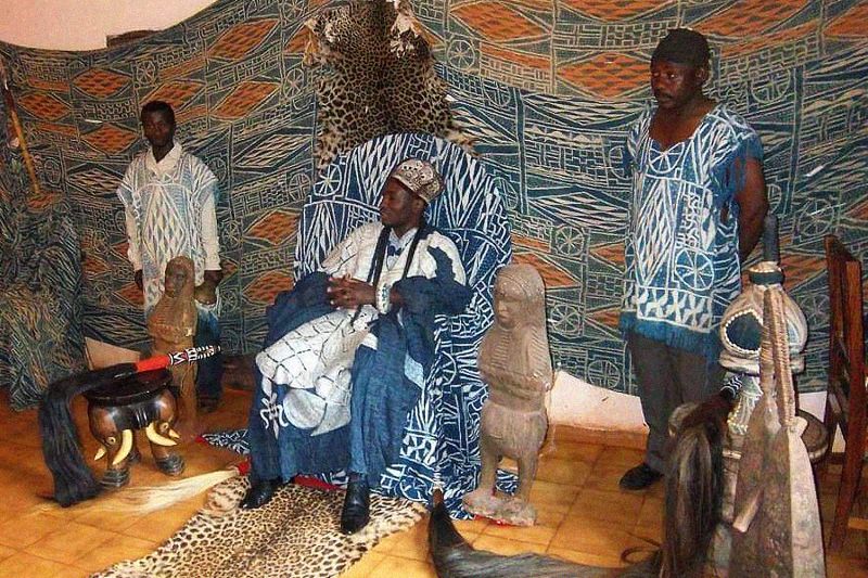 Conférence de sa Majesté Djampou Tchatchouang Anick.Julio