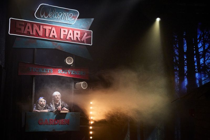 SANTA PARK_AMBRE_KAHAN_(c) Christophe Raynaud de Lage (13).jpg