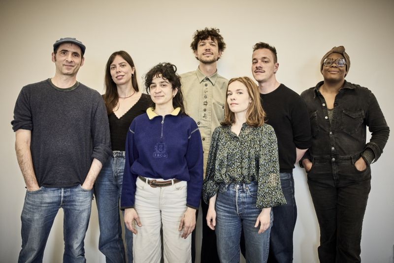 Au Théâtre de la Ville-Les Abbesses, David Lescot imagine une comédie musicale parlée afin d’embrasser une relation parents-enfants douce.