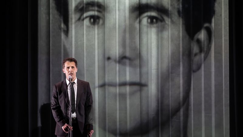 Un homme sans titre *Xavier Le Clerc, Jean-Louis Martinelli*