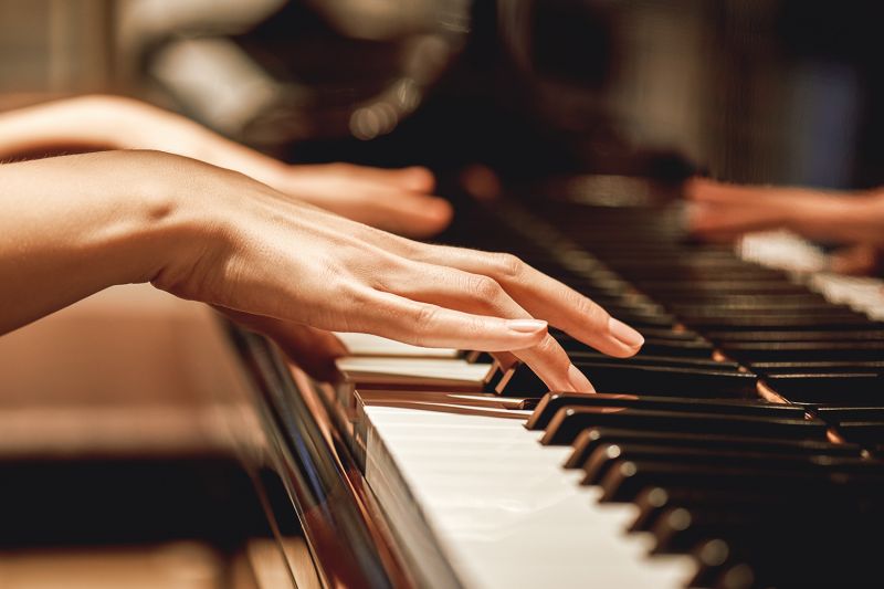 Singer-piano duets by Anne Le Bozec's class