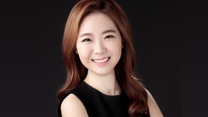 Yedam KIM *Golden Moon Through the Leaves*