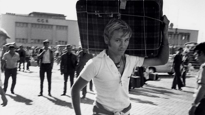 PORTUGAL : Poésie et histoire de la révolution des œillets